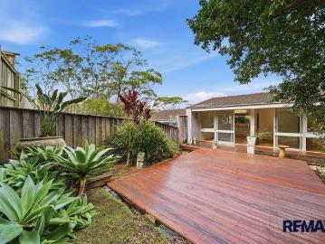 Tranquil, light filled townhome, perfect for first home buyers or downsizers