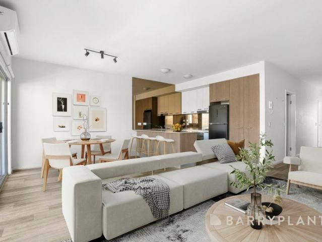 Tranquil Living Alongside Patterson River