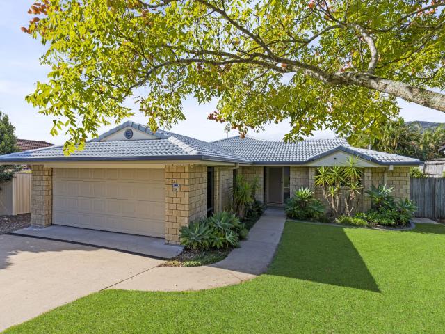 Tranquil Living in Scenic Canungra Room for the Whole Family