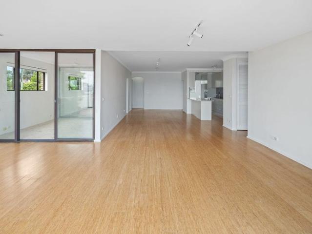 TRANQUIL LIVING WITH BREATHTAKING VIEWS