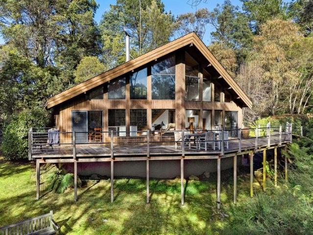Unique Mountain Retreat in Rare Prime Location