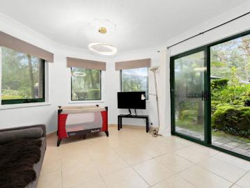 Tranquil One Bedroom Flat in Private Bushland Setting