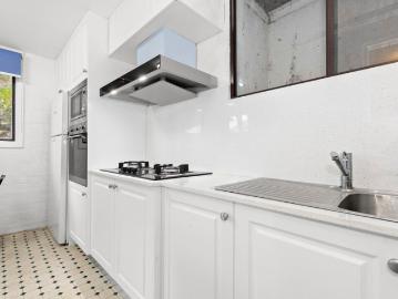 Tranquil One Bedroom Flat in Private Bushland Setting