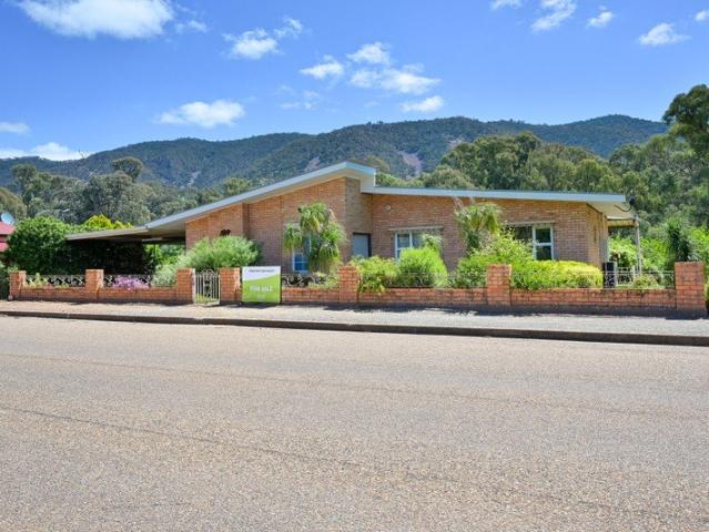 Tranquil Park | A Rare Lifestyle Opportunity | 12 Acres in Melrose