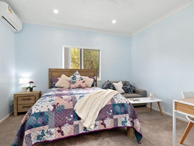TRANQUIL PARK SETTING IN MOOROOKA