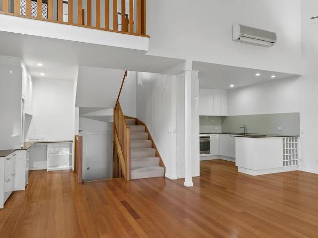 Tranquil Riverfront Retreat 2 Bedrooms + Multi Purpose Room in Leafy Highgate Hill