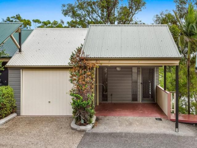 Tranquil Riverfront Retreat 2 Bedrooms + Multi Purpose Room in Leafy Highgate Hill