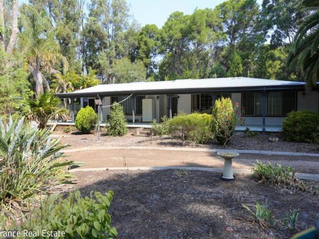 Tranquil Rural Living Meets Suburbia 1.9 Hectares on Longbottoms Lane