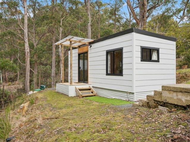 Tranquil Rural Setting One Bedroom Home 12 Month Lease