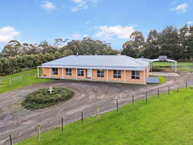 Tranquil Showpiece with Lifestyle Focus and Epic Accommodation