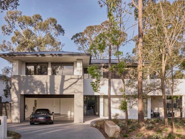 Tranquil SHAWOOD Living on a Landmark Corner Site