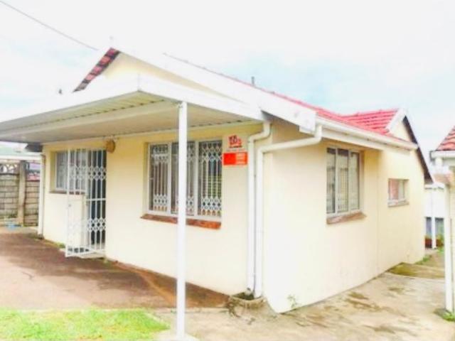 Tranquility: Two Bedroom Garden Cottage for Lease in the Picturesque Bluff