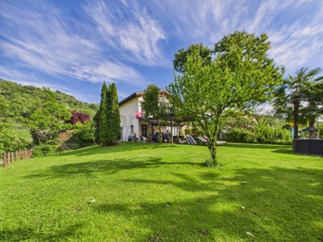 Tranquillità e natura splendida villetta con grande giardino