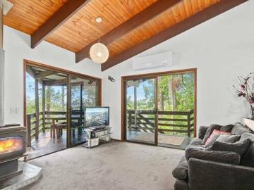 Mount Nathan, Queensland - Equipped kitchen