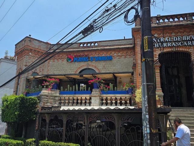 Traspaso de 3 locales unidos padr?simos en San ?ngel, con terraza y lic. De alcohol