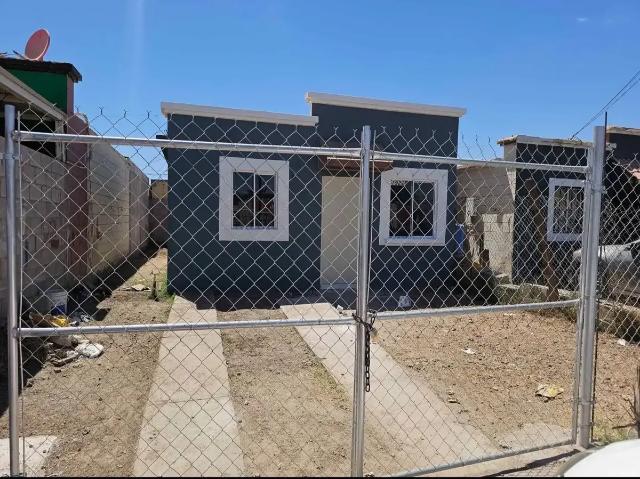 TRASPASO DE CASA EN HACIENDA DE LOS PORTALES 3