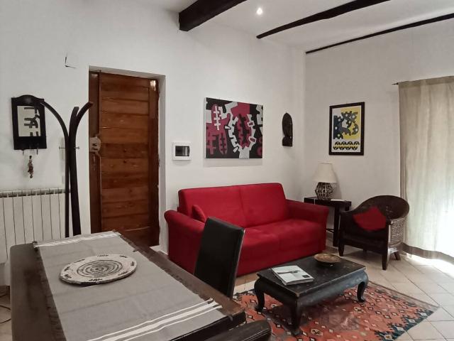TRASTEVERE RENOVATED FLAT + OUTDOOR SPACE All INCLUSIVE Cribmed