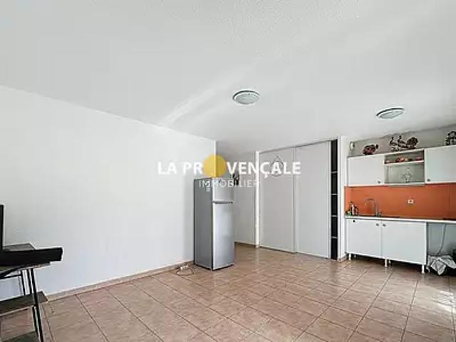 Trets 13530 Achat / Vente appartement 2 pièces t2 piscine terrasse