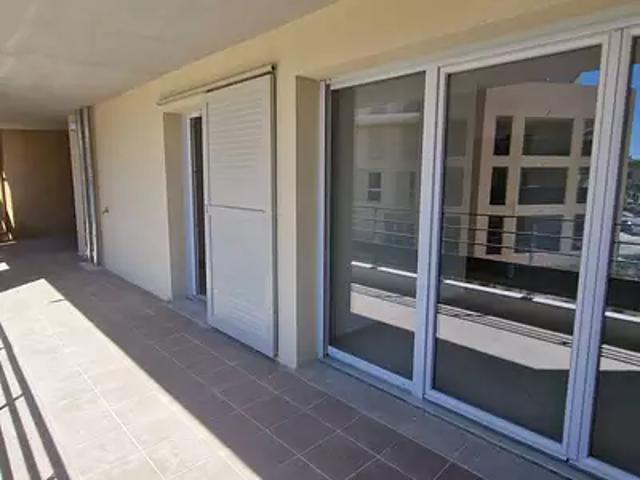 Trets 13530 Location appartement 3 pièces t3 terrasse parking