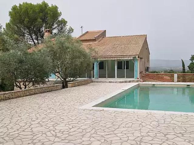 Trets 13530 Location maison 5 pièces t5 jardin terrasse