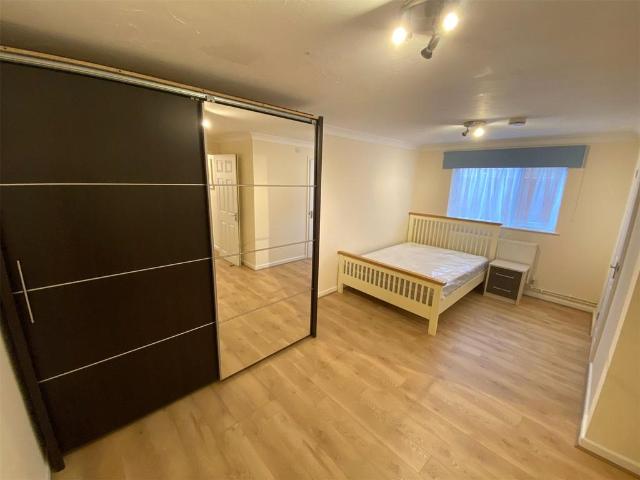 Trevelyan, Bracknell, Berkshire, RG12 1 bed in a house share to rent £750 pcm £173 pw