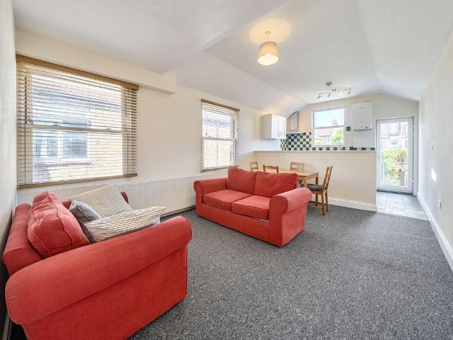 Trevelyan Road, London SW17, 3 bed maisonette to rent, £3,000 pcm | PrimeLocation