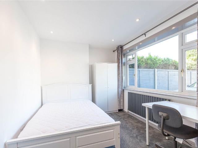 Trevisa Grove, Bristol BS10, 6 bed shared accommodation to rent, £3,200 pcm | PrimeLocation