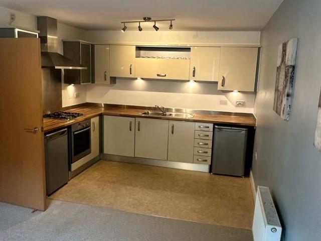 Trevore Drive, Wigan WN1, 2 bed flat to rent, £850 pcm | PrimeLocation