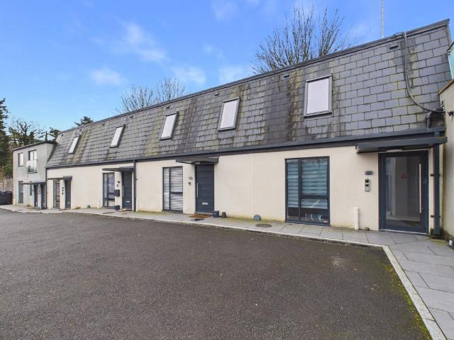 Treadaway Hill, Loudwater, High. 1 bed maisonette to rent £1,550 pcm £358 pw