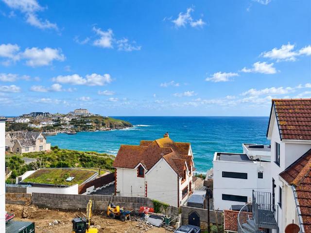 Trebarwith Crescent, Newquay TR7 1 bed flat to rent £795 pcm £183 pw