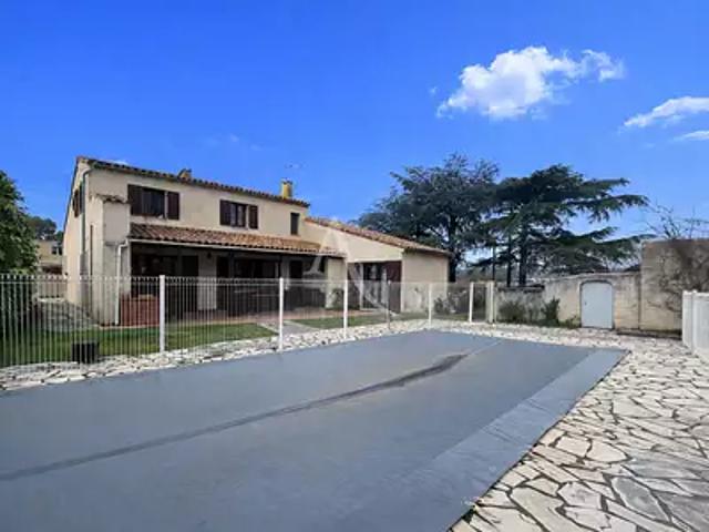 Trèbes 11800 Achat / Vente maison 8 pièces t8 au dernier étage