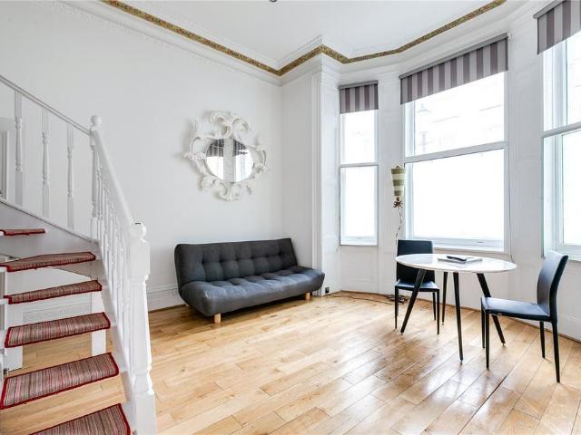 Trebovir Road, Earls Court, London, SW5 Studio to rent £4,311 pcm £995 pw