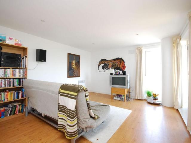 Tredegar Road, Bow, London, E3 1 bed flat to rent £3,250 pcm £750 pw