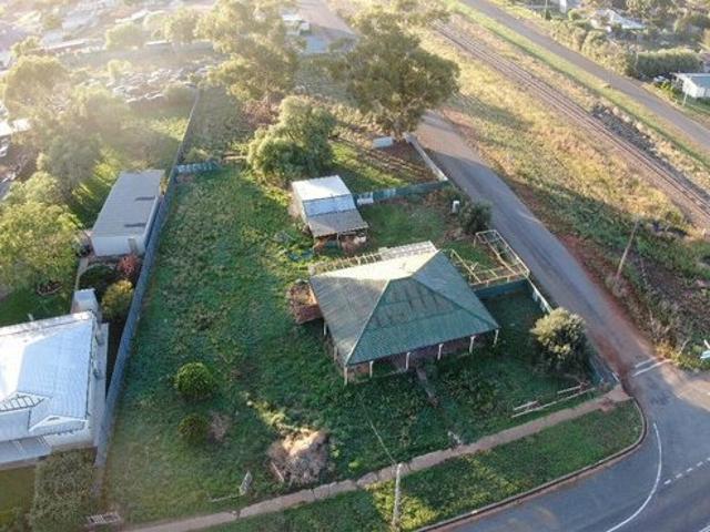Tree Change, Large Block, Walking Distance to CBD
