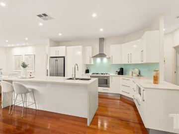 Treetop Living with Space to Grow, Entertain and Unwind