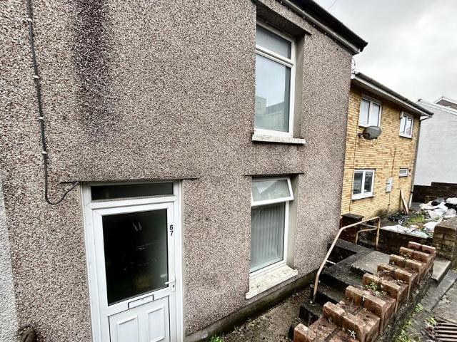 Treforest, Pontypridd CF37 3 bed house to rent £1,100 pcm £254 pw