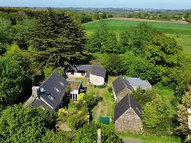 Trégomeur 22590 Achat / Vente maison 7 pièces t7 parking