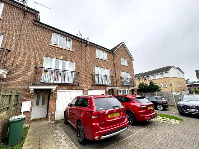 Tregony Road, Orpington BR6, 3 bed town house to rent, £2,300 pcm | PrimeLocation