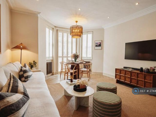 Tregunter Road, London, SW10 3 bed semi detached house to rent £8,300 pcm £1,915 pw