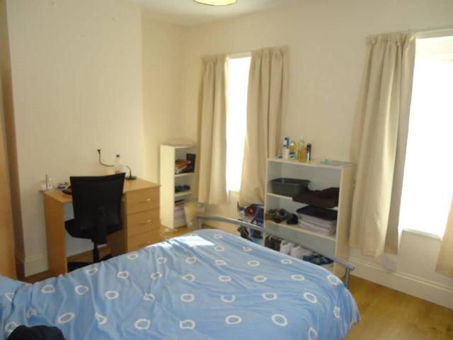 Treharris Street, Roath, Cardiff 3 bed house to rent £1,875 pcm £433 pw