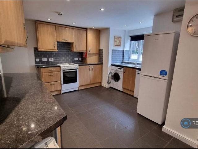 Trelawn Avenue, Leeds, LS6 4 bed end of terrace house to rent £1,625 pcm £375 pw