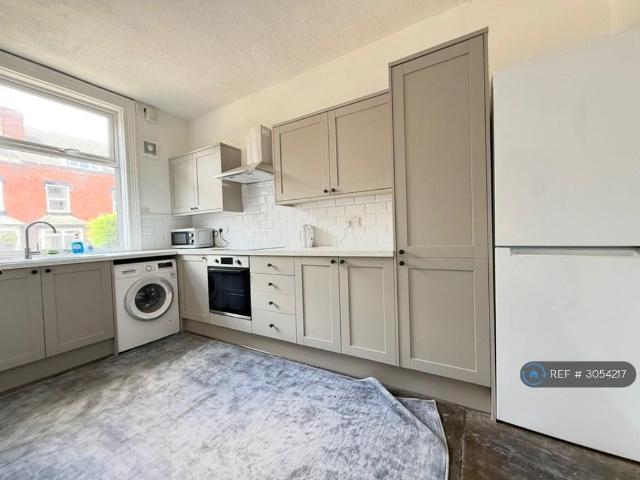 Trelawn Avenue, Leeds, LS6 5 bed terraced house to rent £1,500 pcm £346 pw