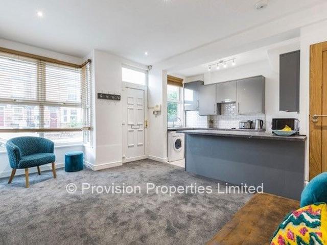 Trelawn Place, Headingley, Leeds LS6, 5 bed terraced house to rent, £2,058 pcm | PrimeLocation