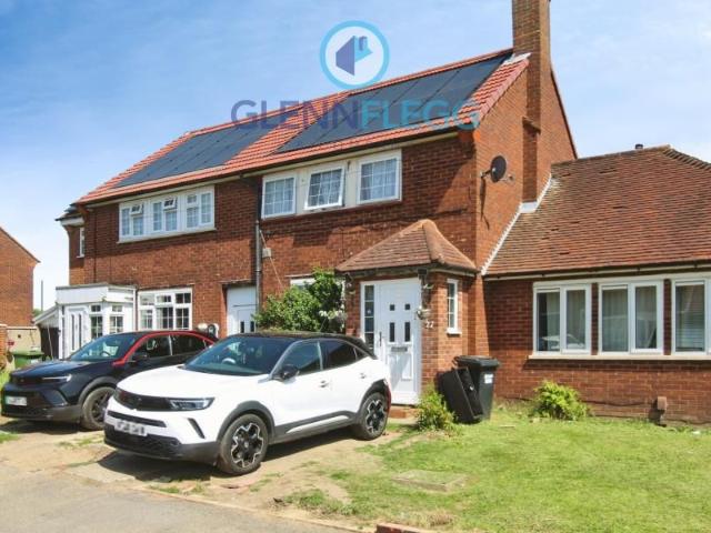 Warren Close, Langley, Slough SL3, 3 bed terraced house to rent, £2,000 pcm | PrimeLocation