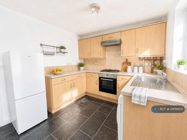 Trellick Walk, Bristol, BS16 4 bed semi detached house to rent £2,400 pcm £554 pw