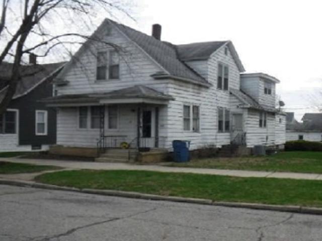 Tremont St