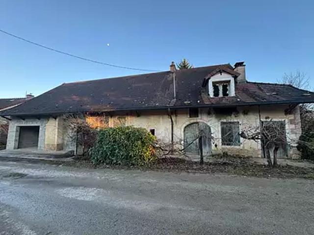 Trenal 39570 Achat / Vente maison 4 pièces t4 au dernier étage