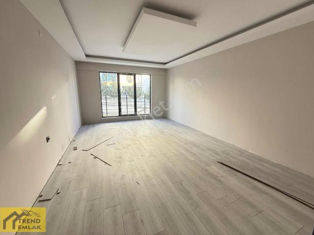 Trend Migros Karşısı 2.kat Konumunda 3+1 Ebeveyn+giyinme 140m2