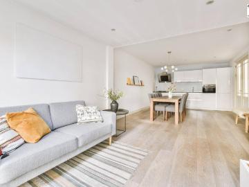 Trendige 2 Zimmer Wohnung mit großem Balkon im Erstbezug