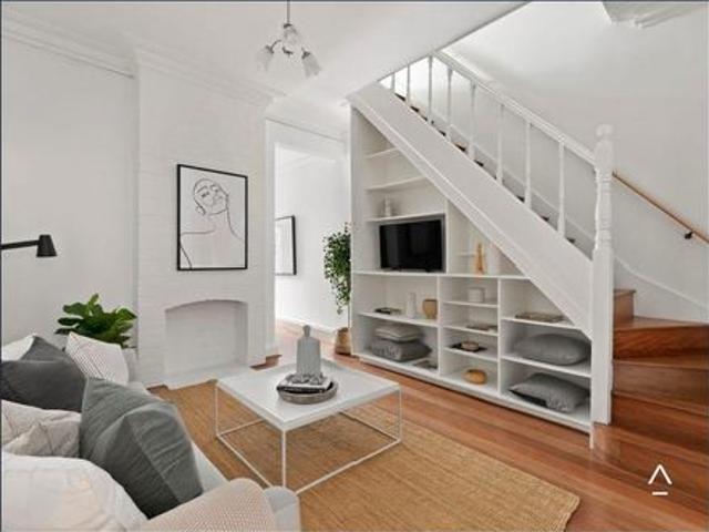 Trendy Cosmopolitan Terrace In A Premium Parkside Address